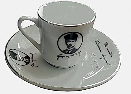 Ar 672 Atatürk Resimli Fincan Takımı