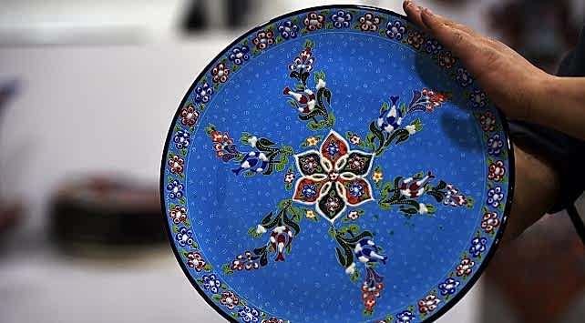 Kütahya Çinileri Hayata Renk Katıyor